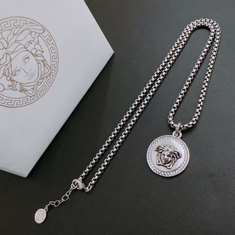 Versace Necklaces - Click Image to Close